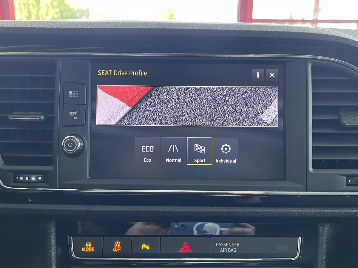 SEAT LEON FR 1,8 TSI 180 TOIT PANORAMIQUE OUVRANT GPS ACC HIFI BEATS DRIVE PROFILE PARK PILOT SIEGE CUIR JANTES 18 FULL LED EXCELLENT ETAT