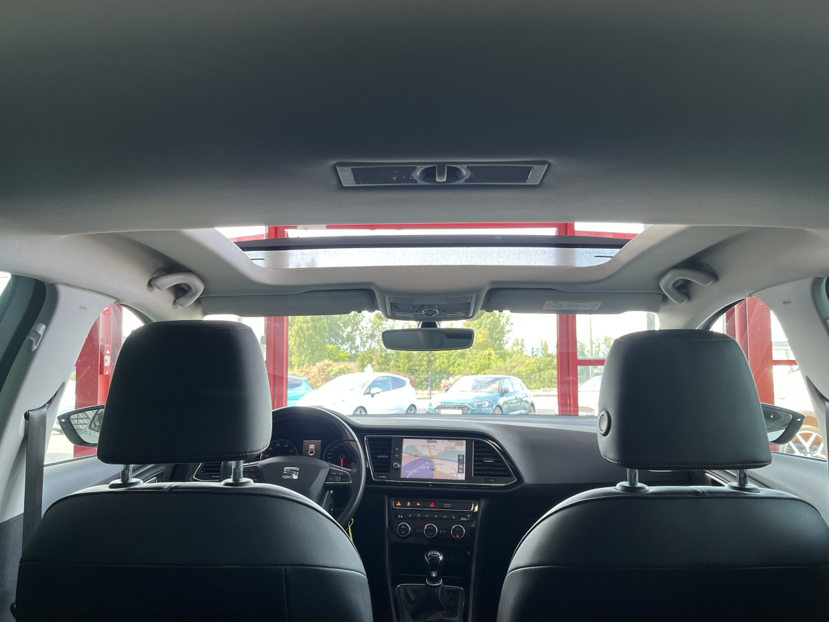 SEAT LEON FR 1,8 TSI 180 TOIT PANORAMIQUE OUVRANT GPS ACC HIFI BEATS DRIVE PROFILE PARK PILOT SIEGE CUIR JANTES 18 FULL LED EXCELLENT ETAT