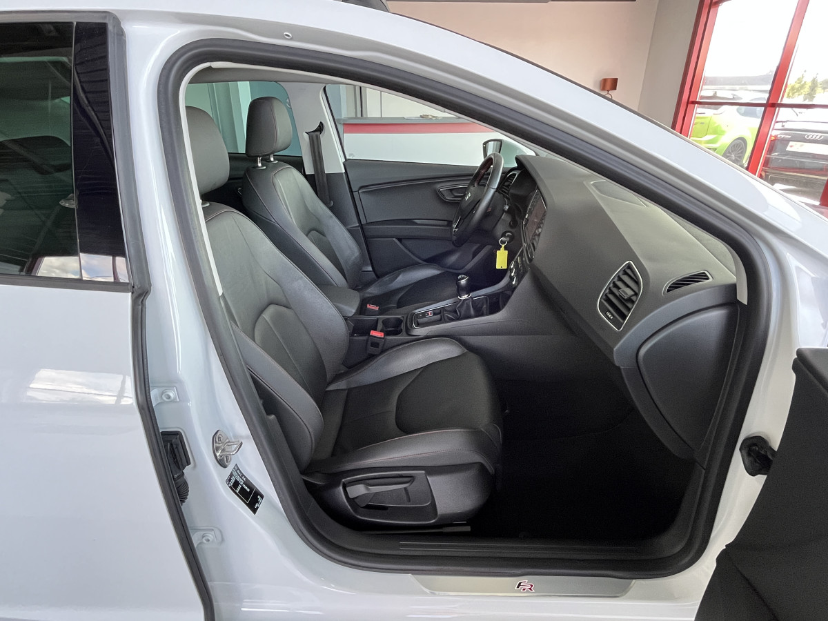 SEAT LEON FR 1,8 TSI 180 TOIT PANORAMIQUE OUVRANT GPS ACC HIFI BEATS DRIVE PROFILE PARK PILOT SIEGE CUIR JANTES 18 FULL LED EXCELLENT ETAT