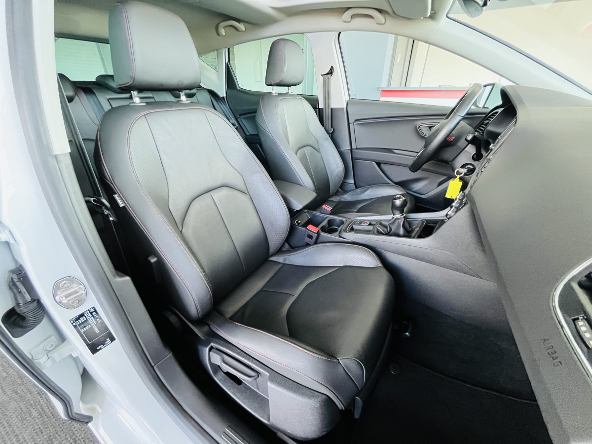 SEAT LEON FR 1,8 TSI 180 TOIT PANORAMIQUE OUVRANT GPS ACC HIFI BEATS DRIVE PROFILE PARK PILOT SIEGE CUIR JANTES 18 FULL LED EXCELLENT ETAT