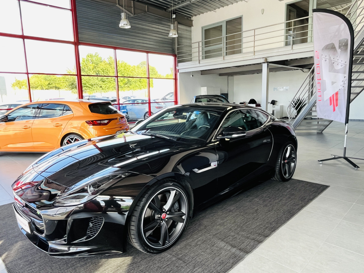 JAGUAR F-TYPE COUPE 5,0 V8 550 R BVA8 AWD TOIT PANORAMIQUE  GPS CAMERA BI-XENON HIFI MERIDIAN SIEGE PERFORMANCE REGULATEUR JANTES 20 ECHAPPEMENT SPORT A CLAPETS JANTES 20 EXCELLENT ETAT