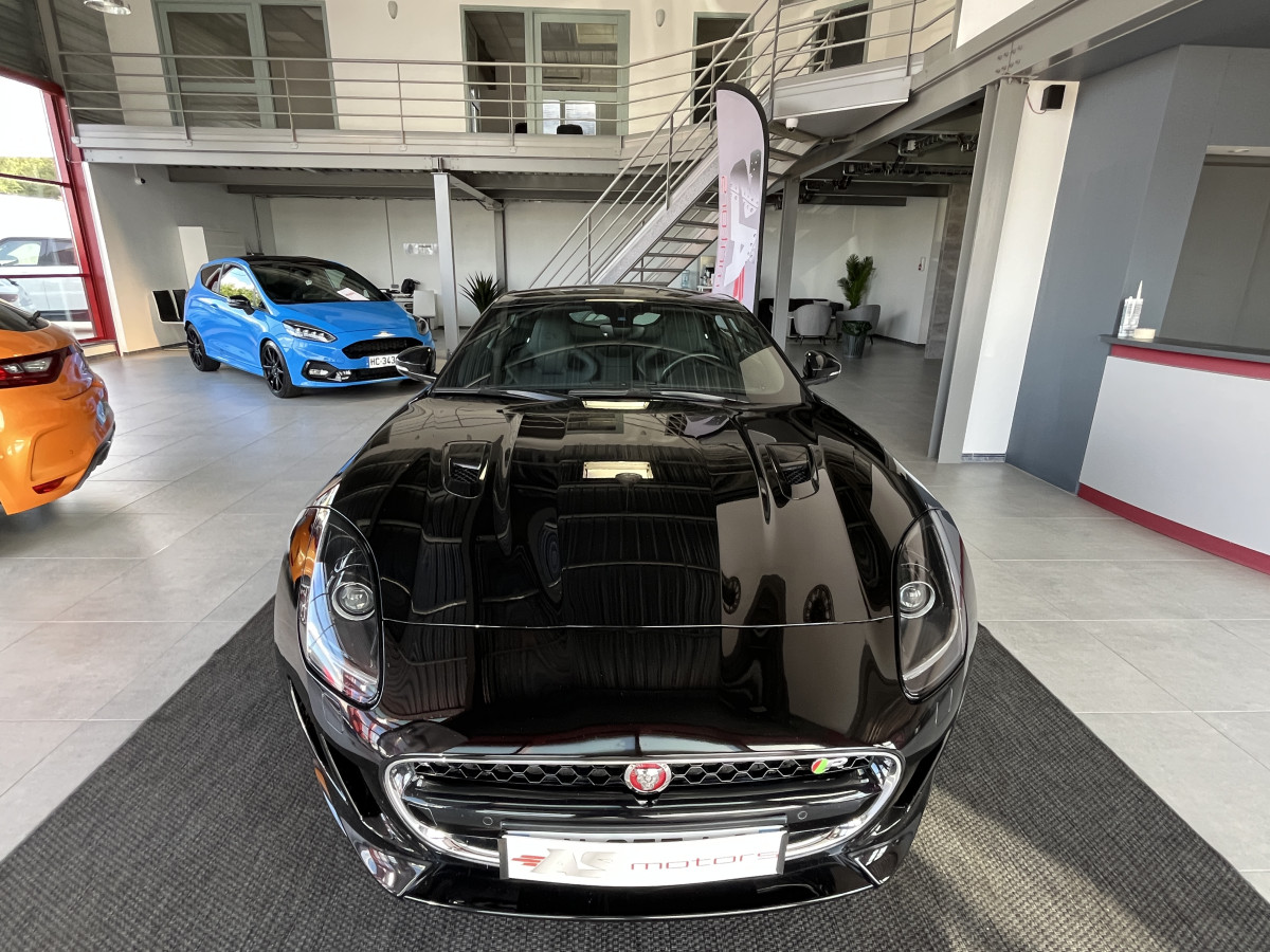 JAGUAR F-TYPE COUPE 5,0 V8 550 R BVA8 AWD TOIT PANORAMIQUE  GPS CAMERA BI-XENON HIFI MERIDIAN SIEGE PERFORMANCE REGULATEUR JANTES 20 ECHAPPEMENT SPORT A CLAPETS JANTES 20 EXCELLENT ETAT