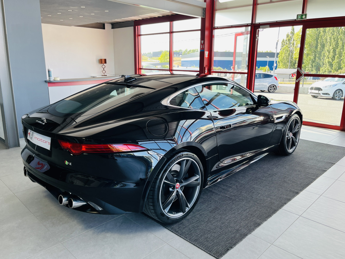 JAGUAR F-TYPE COUPE 5,0 V8 550 R BVA8 AWD TOIT PANORAMIQUE  GPS CAMERA BI-XENON HIFI MERIDIAN SIEGE PERFORMANCE REGULATEUR JANTES 20 ECHAPPEMENT SPORT A CLAPETS JANTES 20 EXCELLENT ETAT