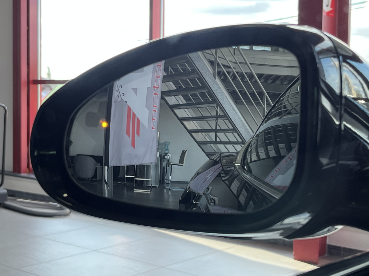 JAGUAR F-TYPE COUPE 5,0 V8 550 R BVA8 AWD TOIT PANORAMIQUE  GPS CAMERA BI-XENON HIFI MERIDIAN SIEGE PERFORMANCE REGULATEUR JANTES 20 ECHAPPEMENT SPORT A CLAPETS JANTES 20 EXCELLENT ETAT