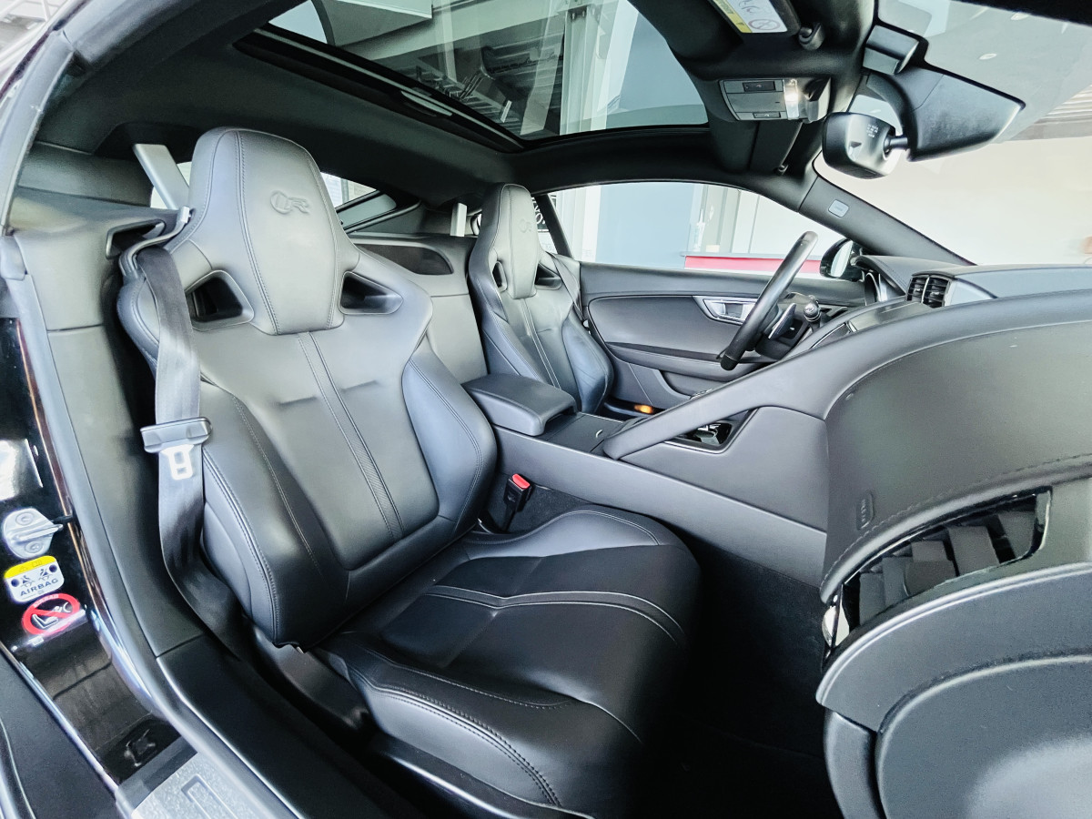 JAGUAR F-TYPE COUPE 5,0 V8 550 R BVA8 AWD TOIT PANORAMIQUE  GPS CAMERA BI-XENON HIFI MERIDIAN SIEGE PERFORMANCE REGULATEUR JANTES 20 ECHAPPEMENT SPORT A CLAPETS JANTES 20 EXCELLENT ETAT