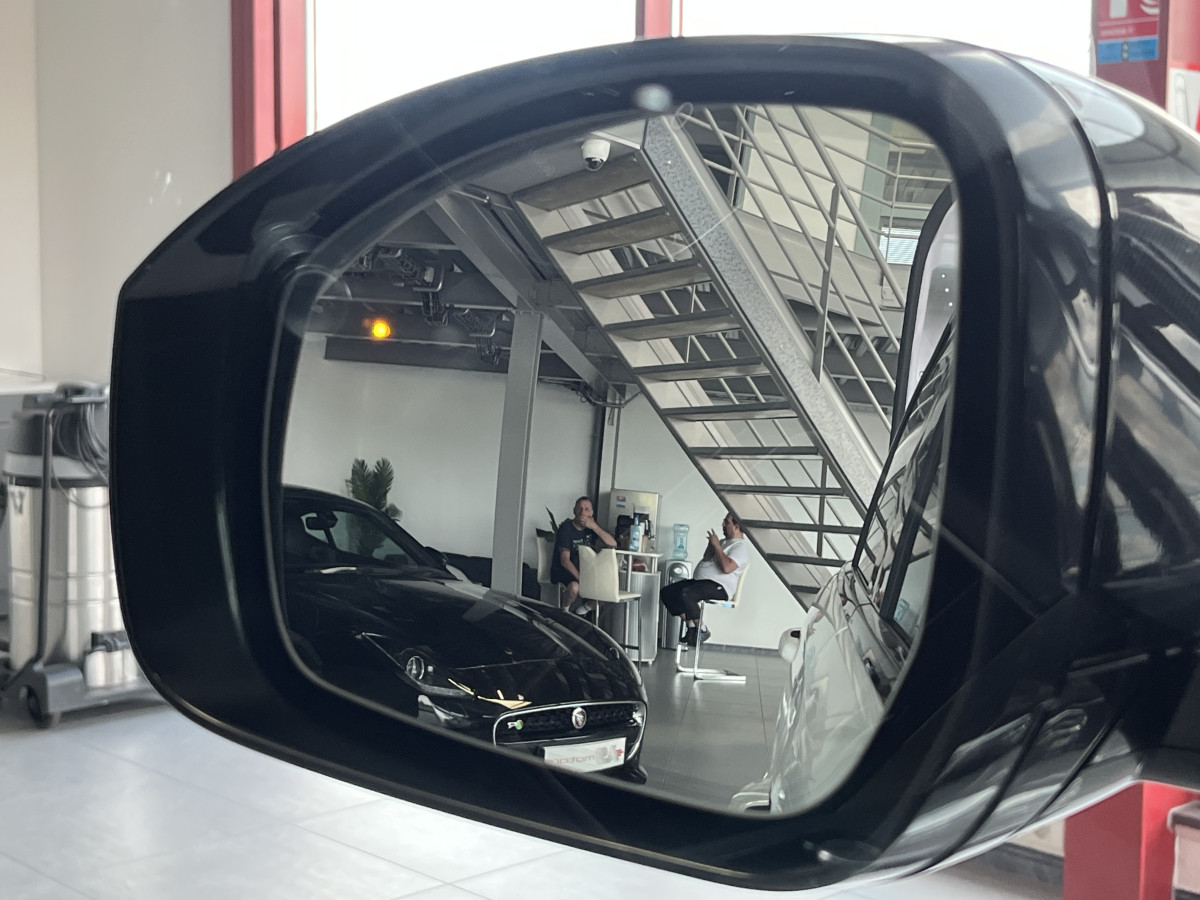 LAND ROVER RANGE ROVER SPORT 2,0 P400E PHEV 404 HSE 4X4  ATTELAGE TOIT PANORAMIQUE GPS CAMERA KEYLESS  REGULATEUR LIMITEUR HIFI MERIDIAN PHARES  MATRIX LED SUSPENSION PNEUMATIQUE JANTE 21 EXCELLENT ETAT