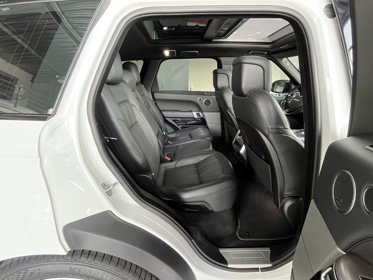 LAND ROVER RANGE ROVER SPORT 2,0 P400E PHEV 404 HSE 4X4  ATTELAGE TOIT PANORAMIQUE GPS CAMERA KEYLESS  REGULATEUR LIMITEUR HIFI MERIDIAN PHARES  MATRIX LED SUSPENSION PNEUMATIQUE JANTE 21 EXCELLENT ETAT