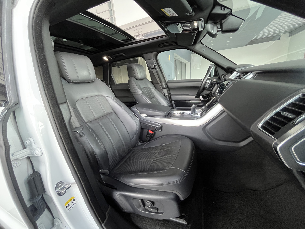 LAND ROVER RANGE ROVER SPORT 2,0 P400E PHEV 404 HSE 4X4  ATTELAGE TOIT PANORAMIQUE GPS CAMERA KEYLESS  REGULATEUR LIMITEUR HIFI MERIDIAN PHARES  MATRIX LED SUSPENSION PNEUMATIQUE JANTE 21 EXCELLENT ETAT