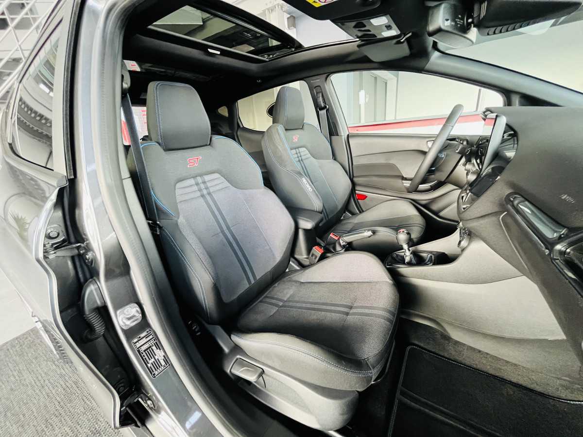 FORD FIESTA ST 1,5 200 PACK PERFORMANCE DIFFERENTIEL + LAUNCH CONTROL  TOIT PANO  APPLE CARPLAY FULL LED ECHAPPEMENT MILTEK BLUETOOTH KEYLESS  HIFI B&O REGULATEUR LIMITEUR PARK PILOT PACK HIVER JANTES 18 EXCELLENT ETAT