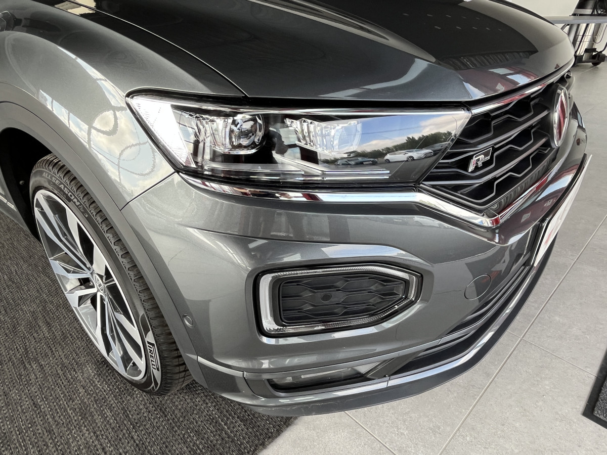 VOLKSWAGEN T-ROC 2,0 TSI 190 R-LINE DSG7 4MOTION TOIT PANORAMIQUE OUVRANT ATTELAGE  APPLE CARPLAY  DMS  ACC GPS CAMERA VIRTUAL COCKPIT HIFI BEATS FULL LED REGULATEUR LIMITEUR JANTE 19 EXCELLENT ETAT