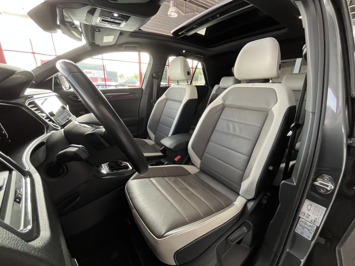 VOLKSWAGEN T-ROC 2,0 TSI 190 R-LINE DSG7 4MOTION TOIT PANORAMIQUE OUVRANT ATTELAGE  APPLE CARPLAY  DMS  ACC GPS CAMERA VIRTUAL COCKPIT HIFI BEATS FULL LED REGULATEUR LIMITEUR JANTE 19 EXCELLENT ETAT