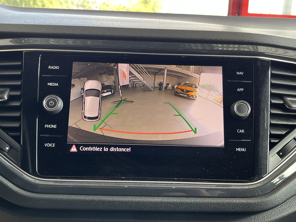 VOLKSWAGEN T-ROC 2,0 TSI 190 R-LINE DSG7 4MOTION TOIT PANORAMIQUE OUVRANT ATTELAGE  APPLE CARPLAY  DMS  ACC GPS CAMERA VIRTUAL COCKPIT HIFI BEATS FULL LED REGULATEUR LIMITEUR JANTE 19 EXCELLENT ETAT