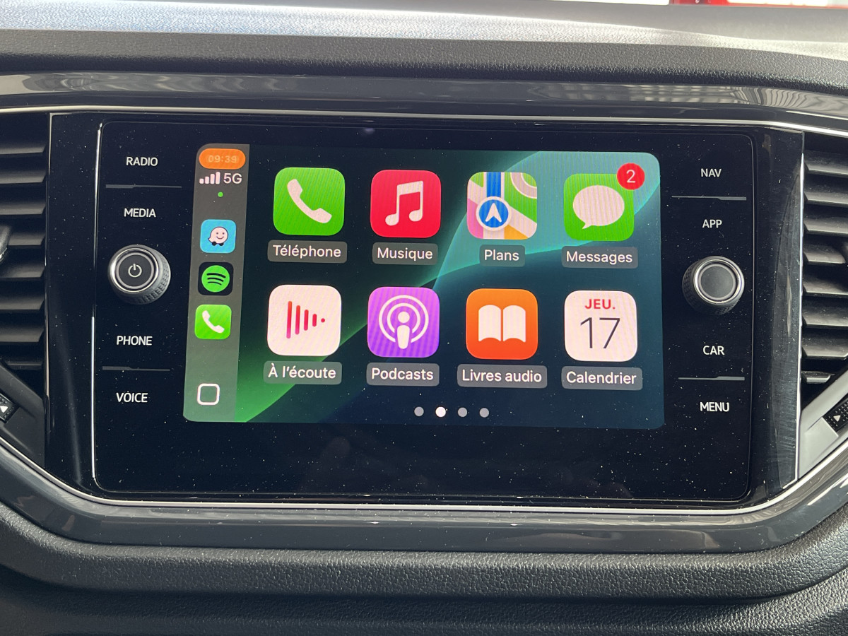 VOLKSWAGEN T-ROC 2,0 TSI 190 R-LINE DSG7 4MOTION TOIT PANORAMIQUE OUVRANT ATTELAGE  APPLE CARPLAY  DMS  ACC GPS CAMERA VIRTUAL COCKPIT HIFI BEATS FULL LED REGULATEUR LIMITEUR JANTE 19 EXCELLENT ETAT