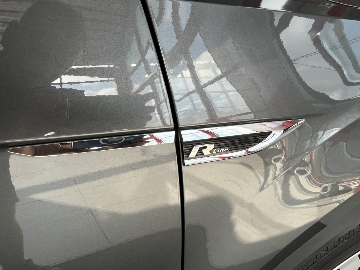 VOLKSWAGEN T-ROC 2,0 TSI 190 R-LINE DSG7 4MOTION TOIT PANORAMIQUE OUVRANT ATTELAGE  APPLE CARPLAY  DMS  ACC GPS CAMERA VIRTUAL COCKPIT HIFI BEATS FULL LED REGULATEUR LIMITEUR JANTE 19 EXCELLENT ETAT