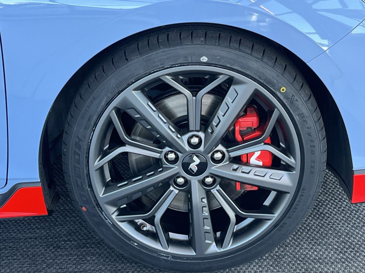 HYUNDAI I20 N 1,6 T-GDI 204 GPS CAMERA APPLE CARPLAY REGULATEUR LIMITEUR KEYLESS VIRTUAL COCKPIT DRIVE SELECT HIFI BOSE FULL LED DIFFERENTIEL A GLISSEMENT ETAT NEUF