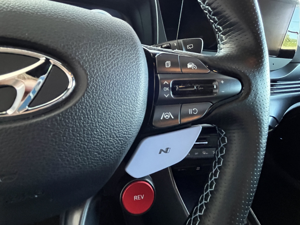 HYUNDAI I20 N 1,6 T-GDI 204 GPS CAMERA APPLE CARPLAY REGULATEUR LIMITEUR KEYLESS VIRTUAL COCKPIT DRIVE SELECT HIFI BOSE FULL LED DIFFERENTIEL A GLISSEMENT ETAT NEUF