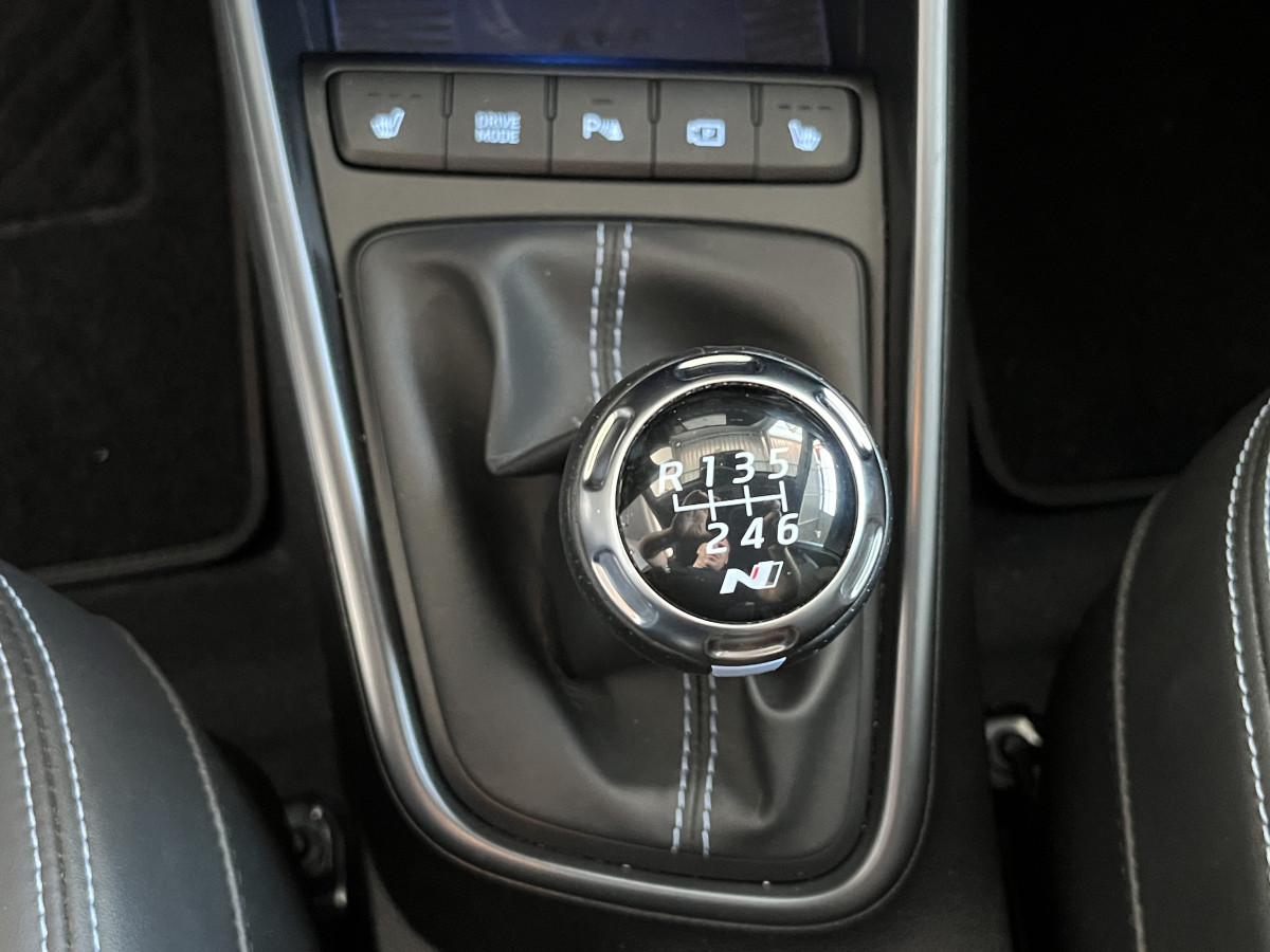 HYUNDAI I20 N 1,6 T-GDI 204 GPS CAMERA APPLE CARPLAY REGULATEUR LIMITEUR KEYLESS VIRTUAL COCKPIT DRIVE SELECT HIFI BOSE FULL LED DIFFERENTIEL A GLISSEMENT ETAT NEUF