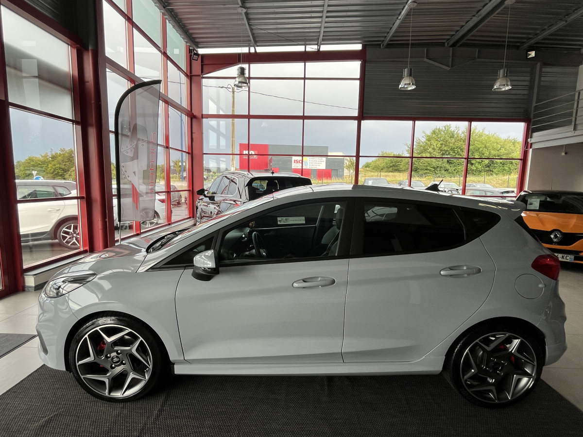 FORD FIESTA ST 1,5 200 PACK PERFORMANCE DIFFERENTIEL LAUNCH CONTROL GPS  APPLE CARPLAY FULL LED KEYLESS BLUETOOTH HIFI B&O REGULATEUR LIMITEUR PACK HIVER ECHAPPEMENT MILTEK EXCELLENT ETAT.