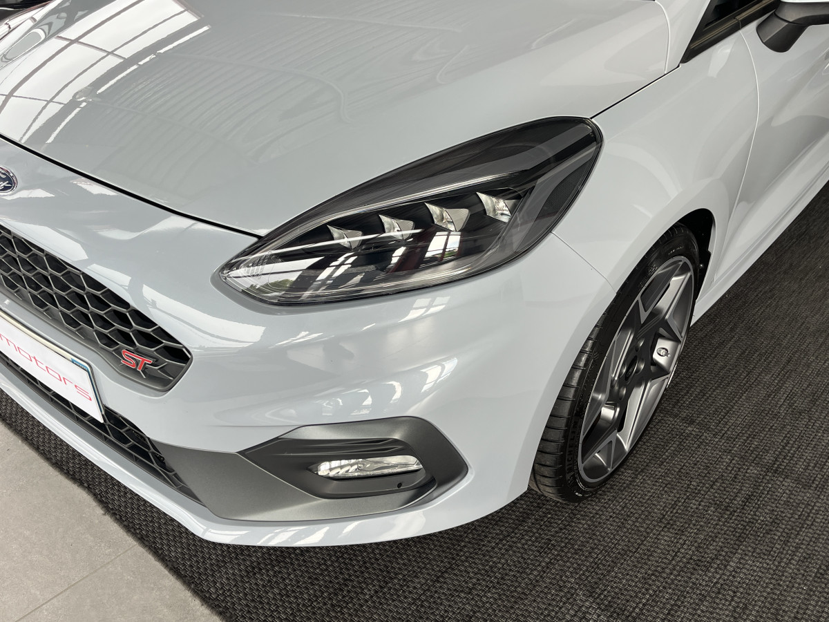 FORD FIESTA ST 1,5 200 PACK PERFORMANCE DIFFERENTIEL LAUNCH CONTROL GPS  APPLE CARPLAY FULL LED KEYLESS BLUETOOTH HIFI B&O REGULATEUR LIMITEUR PACK HIVER ECHAPPEMENT MILTEK EXCELLENT ETAT.