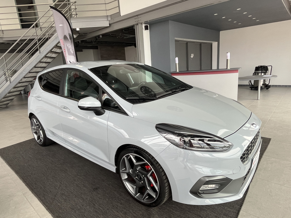 FORD FIESTA ST 1,5 200 PACK PERFORMANCE DIFFERENTIEL LAUNCH CONTROL GPS  APPLE CARPLAY FULL LED KEYLESS BLUETOOTH HIFI B&O REGULATEUR LIMITEUR PACK HIVER ECHAPPEMENT MILTEK EXCELLENT ETAT.