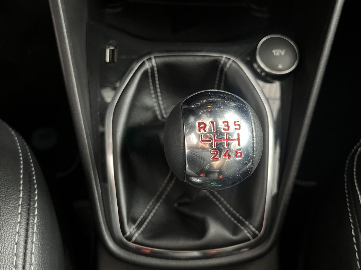 FORD FIESTA ST 1,5 200 PACK PERFORMANCE DIFFERENTIEL LAUNCH CONTROL GPS  APPLE CARPLAY FULL LED KEYLESS BLUETOOTH HIFI B&O REGULATEUR LIMITEUR PACK HIVER ECHAPPEMENT MILTEK EXCELLENT ETAT.