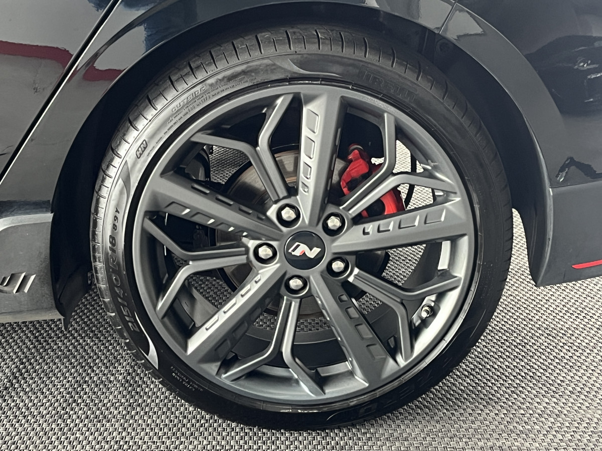 HYUNDAI I20 N 1,6 T-GDI 204 GPS CAMERA APPLE CARPLAY REGULATEUR LIMITEUR KEYLESS VIRTUAL COCKPIT DRIVE SELECT HIFI BOSE FULL LED DIFFERENTIEL A GLISSEMENT ETAT NEUF