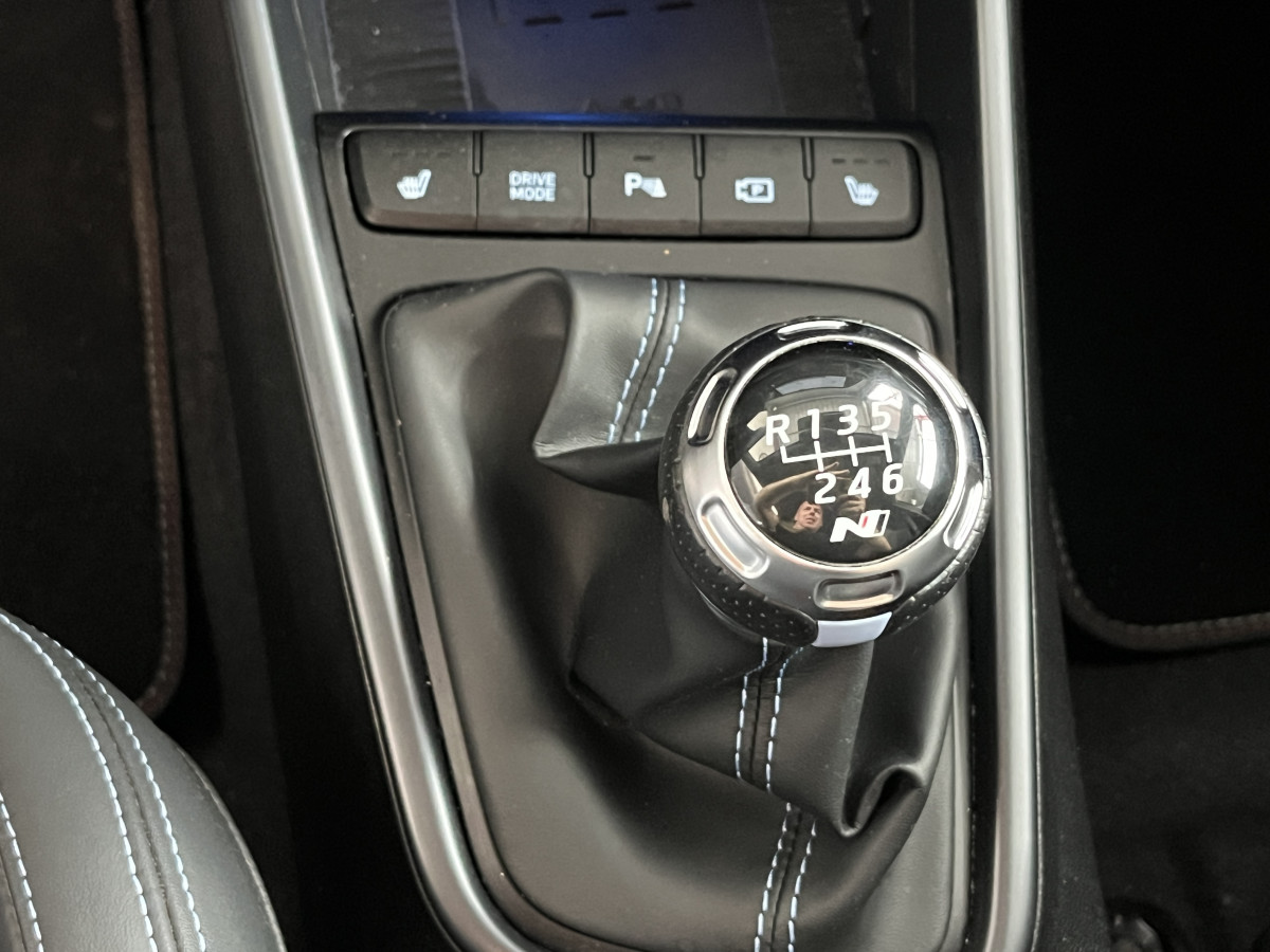 HYUNDAI I20 N 1,6 T-GDI 204 GPS CAMERA APPLE CARPLAY REGULATEUR LIMITEUR KEYLESS VIRTUAL COCKPIT DRIVE SELECT HIFI BOSE FULL LED DIFFERENTIEL A GLISSEMENT ETAT NEUF