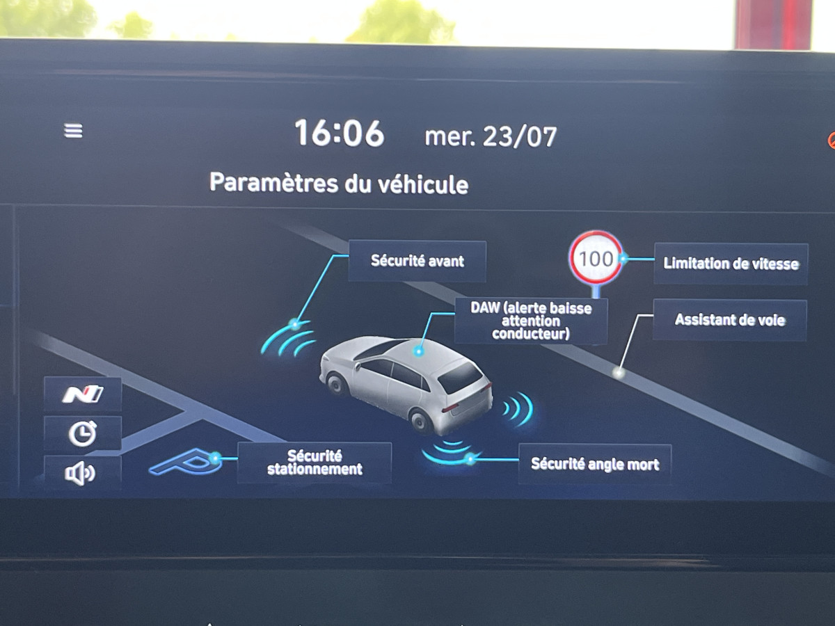 HYUNDAI I20 N 1,6 T-GDI 204 GPS CAMERA APPLE CARPLAY REGULATEUR LIMITEUR KEYLESS VIRTUAL COCKPIT DRIVE SELECT HIFI BOSE FULL LED DIFFERENTIEL A GLISSEMENT ETAT NEUF