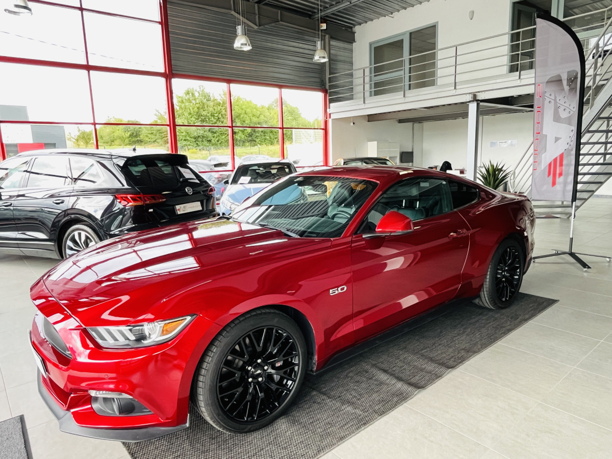 FORD MUSTANG FASTBACK 5,0 V8 421 GT GPS CAMERA REGULATEUR LIMITEUR KEYLESS ECHAPPEMENT A CLAPET  PARK PILOT APPLE CARPLAY FEUX BI-XENON  EXCELLENT ETAT