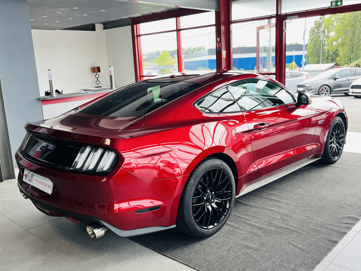 FORD MUSTANG FASTBACK 5,0 V8 421 GT GPS CAMERA REGULATEUR LIMITEUR KEYLESS ECHAPPEMENT A CLAPET  PARK PILOT APPLE CARPLAY FEUX BI-XENON  EXCELLENT ETAT