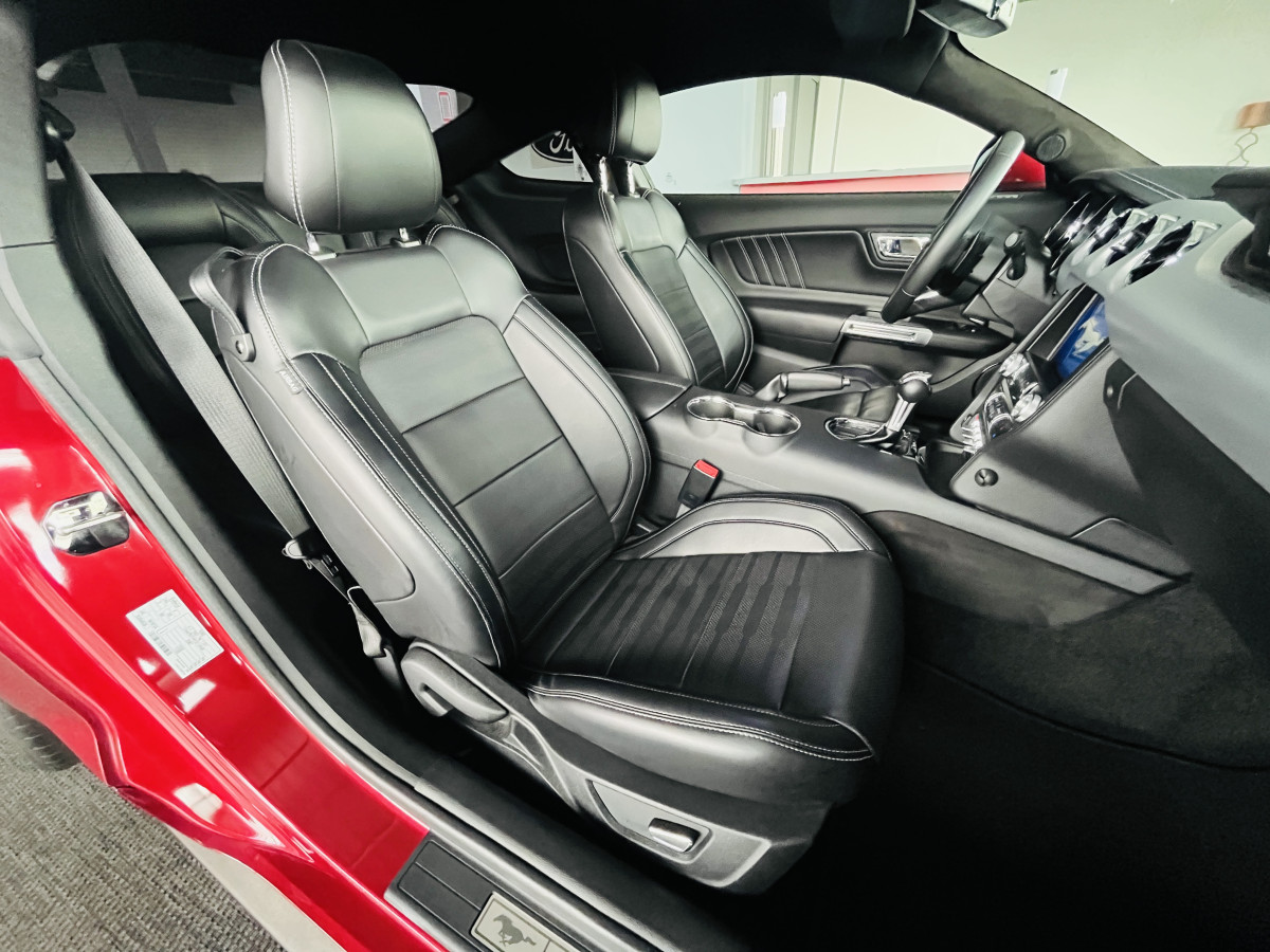FORD MUSTANG FASTBACK 5,0 V8 421 GT GPS CAMERA REGULATEUR LIMITEUR KEYLESS ECHAPPEMENT A CLAPET  PARK PILOT APPLE CARPLAY FEUX BI-XENON  EXCELLENT ETAT
