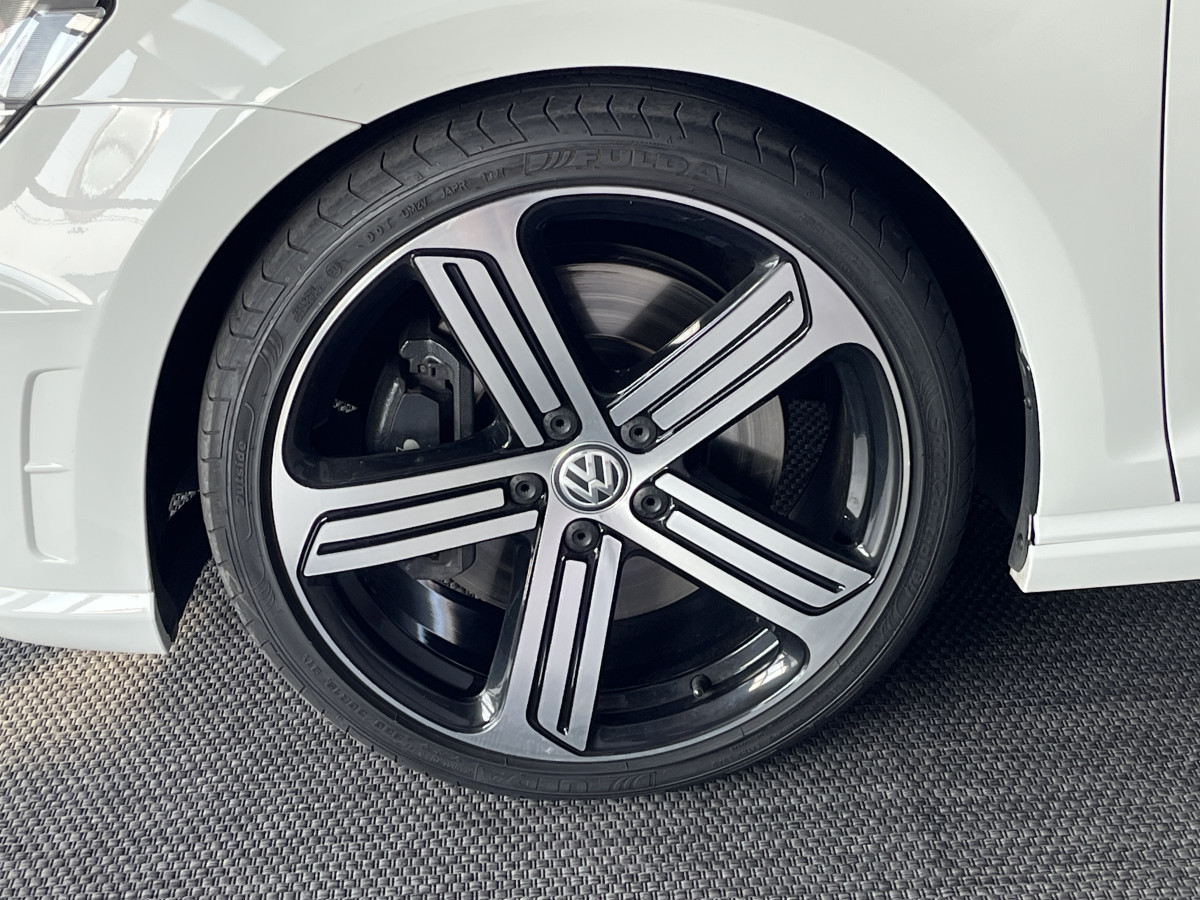 VOLKSWAGEN GOLF 7 R 2,0 TSI 300 DSG6 4 MOTION TOIT PANORAMIQUE GPS REGULATEUR LIMITEUR DRIVE SELECT  FEUX BI-XENON FULL CUIR PARK PILOT   EXCELLENT ETAT