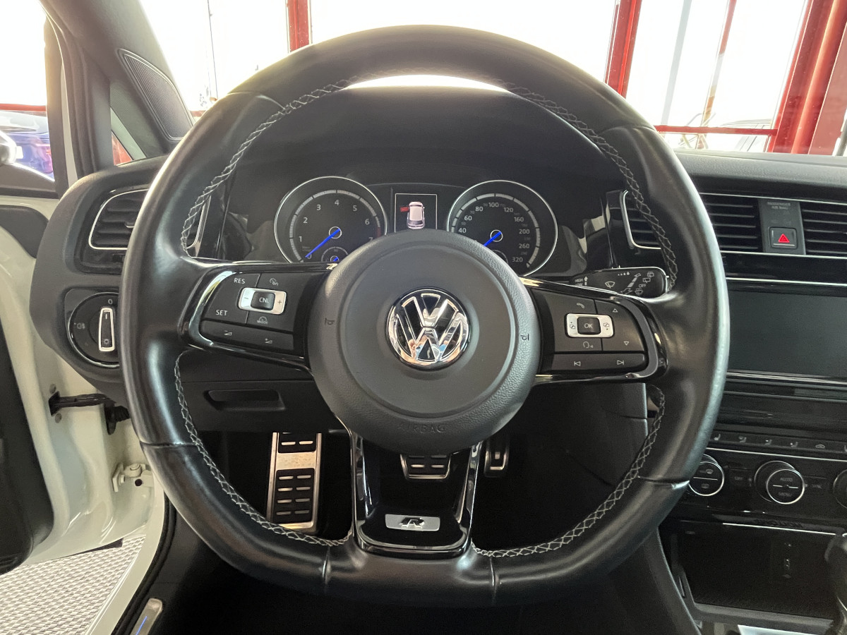 VOLKSWAGEN GOLF 7 R 2,0 TSI 300 DSG6 4 MOTION TOIT PANORAMIQUE GPS REGULATEUR LIMITEUR DRIVE SELECT  FEUX BI-XENON FULL CUIR PARK PILOT   EXCELLENT ETAT