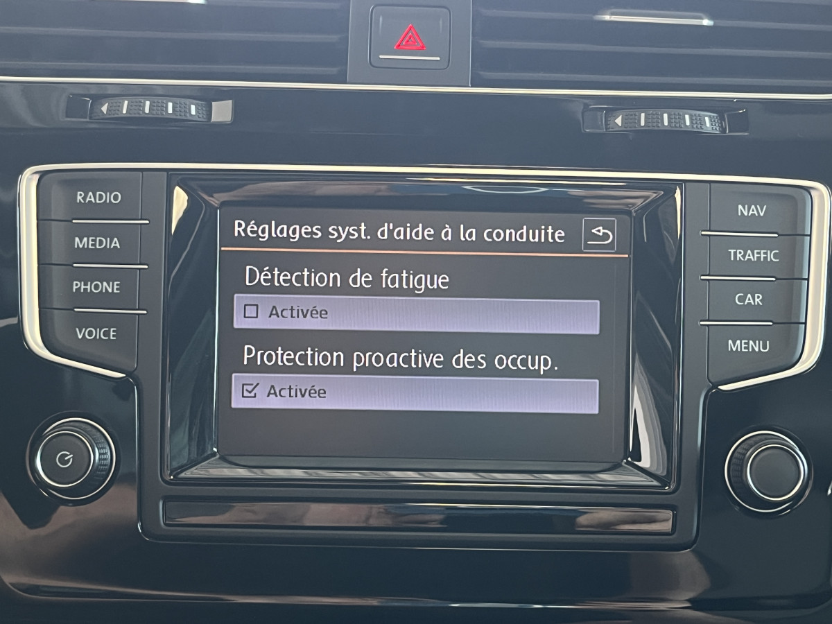 VOLKSWAGEN GOLF 7 R 2,0 TSI 300 DSG6 4 MOTION TOIT PANORAMIQUE GPS REGULATEUR LIMITEUR DRIVE SELECT  FEUX BI-XENON FULL CUIR PARK PILOT   EXCELLENT ETAT