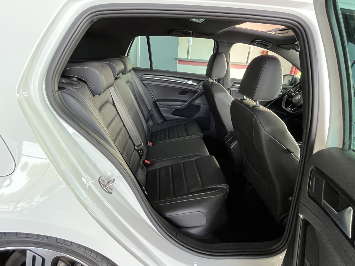 VOLKSWAGEN GOLF 7 R 2,0 TSI 300 DSG6 4 MOTION TOIT PANORAMIQUE GPS REGULATEUR LIMITEUR DRIVE SELECT  FEUX BI-XENON FULL CUIR PARK PILOT   EXCELLENT ETAT