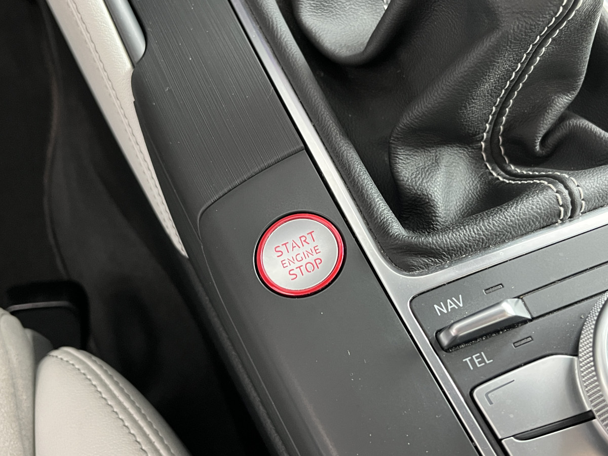 AUDI S3 BERLINE 2,0 TFSI 300 QUATTRO  GPS REGULATEUR ADAPTATIF KEYLESS FULL LED PARK ASSIST DRIVE SELECT JANTES 18 EXCELLENT ETAT