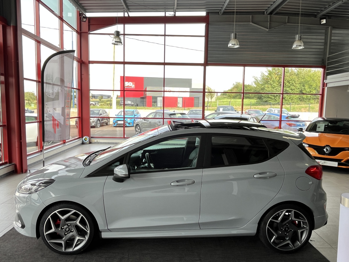 FORD FIESTA ST 1,5 200 TOIT PANORAMIQUE GPS CAMERA KEYLESS   APPLE CARPLAY FULL LED BLUETOOTH HIFI B&O REGULATEUR LIMITEUR JANTES 18 PACK HIVER  EXCELLENT ETAT