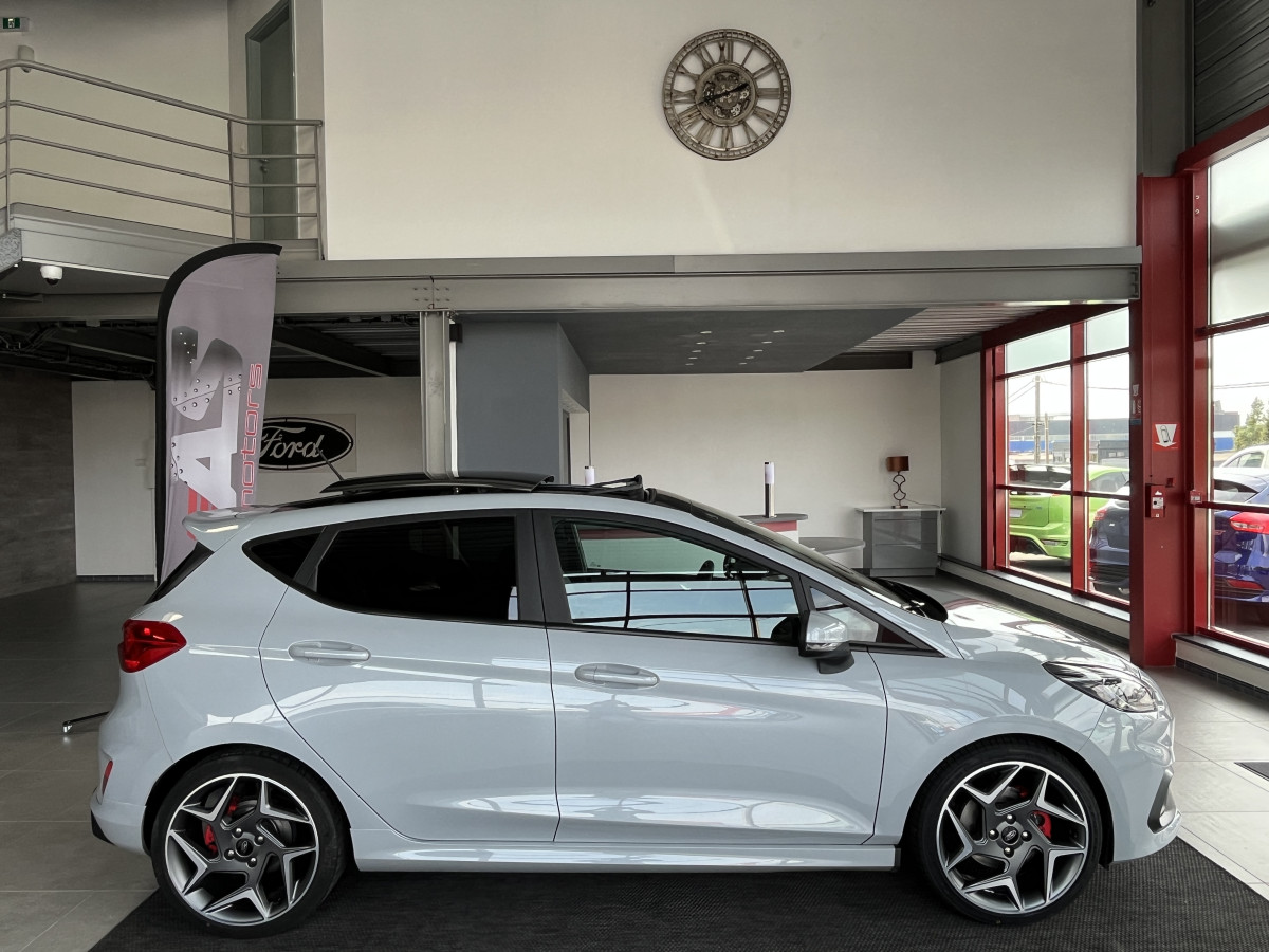 FORD FIESTA ST 1,5 200 TOIT PANORAMIQUE GPS CAMERA KEYLESS   APPLE CARPLAY FULL LED BLUETOOTH HIFI B&O REGULATEUR LIMITEUR JANTES 18 PACK HIVER  EXCELLENT ETAT