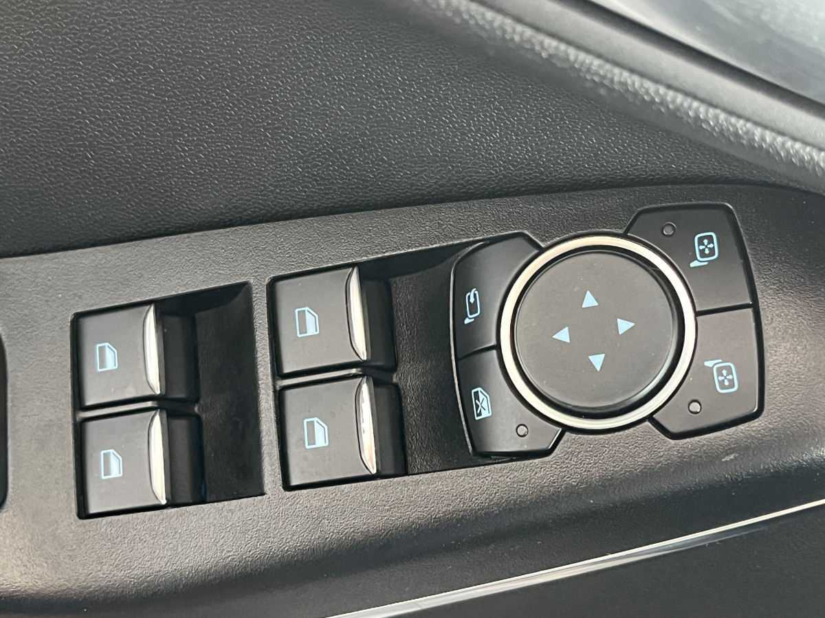 FORD FIESTA ST 1,5 200 TOIT PANORAMIQUE GPS CAMERA KEYLESS   APPLE CARPLAY FULL LED BLUETOOTH HIFI B&O REGULATEUR LIMITEUR JANTES 18 PACK HIVER  EXCELLENT ETAT