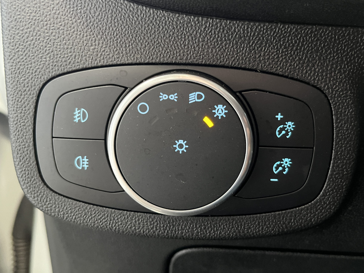 FORD FIESTA ST 1,5 200 TOIT PANORAMIQUE GPS CAMERA KEYLESS   APPLE CARPLAY FULL LED BLUETOOTH HIFI B&O REGULATEUR LIMITEUR JANTES 18 PACK HIVER  EXCELLENT ETAT