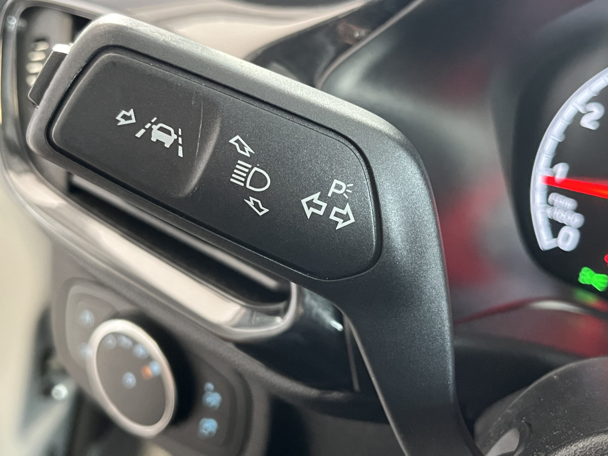 FORD FIESTA ST 1,5 200 TOIT PANORAMIQUE GPS CAMERA KEYLESS   APPLE CARPLAY FULL LED BLUETOOTH HIFI B&O REGULATEUR LIMITEUR JANTES 18 PACK HIVER  EXCELLENT ETAT