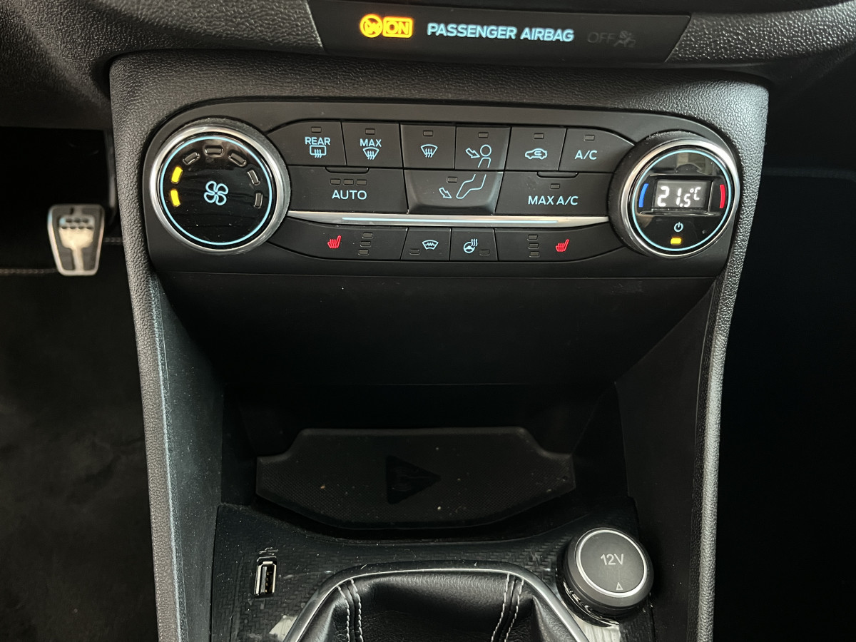 FORD FIESTA ST 1,5 200 TOIT PANORAMIQUE GPS CAMERA KEYLESS   APPLE CARPLAY FULL LED BLUETOOTH HIFI B&O REGULATEUR LIMITEUR JANTES 18 PACK HIVER  EXCELLENT ETAT