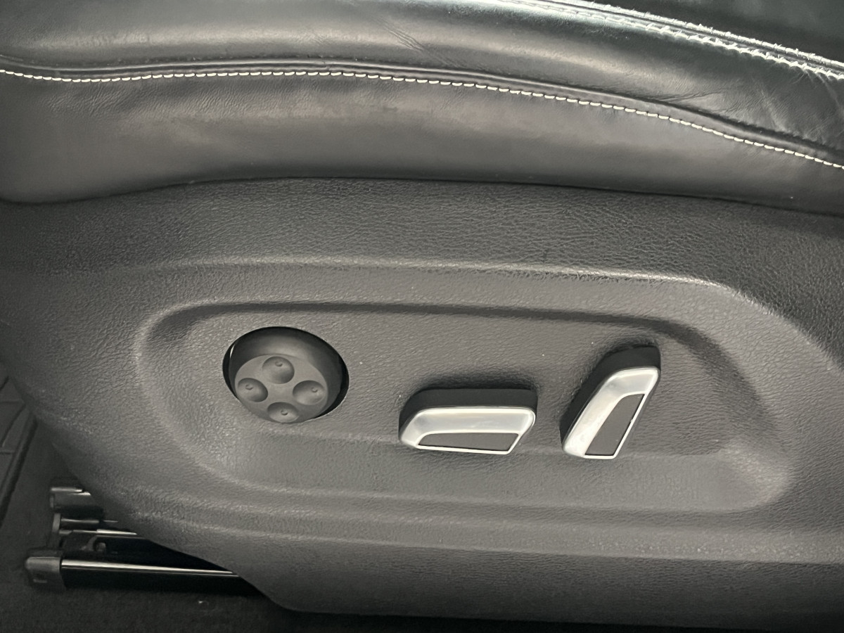 AUDI SQ5 TDI V6 326 COMPETITION QUATTRO BVA8 QUATTRO ATTELAGE ELECTRIQUE GPS CAMERA KEYLESS  REGULATEUR ADAPTATIF BI-XENON  ALU BROSSÉ PARK PILOT FULL CUIR  DRIVE SELECT JANTE 21 EXCELLENT ETAT