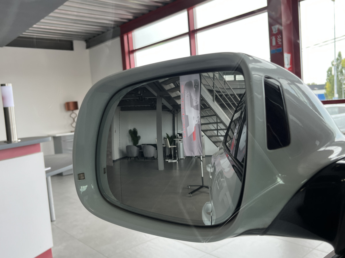 AUDI SQ5 TDI V6 326 COMPETITION QUATTRO BVA8 QUATTRO ATTELAGE ELECTRIQUE GPS CAMERA KEYLESS  REGULATEUR ADAPTATIF BI-XENON  ALU BROSSÉ PARK PILOT FULL CUIR  DRIVE SELECT JANTE 21 EXCELLENT ETAT