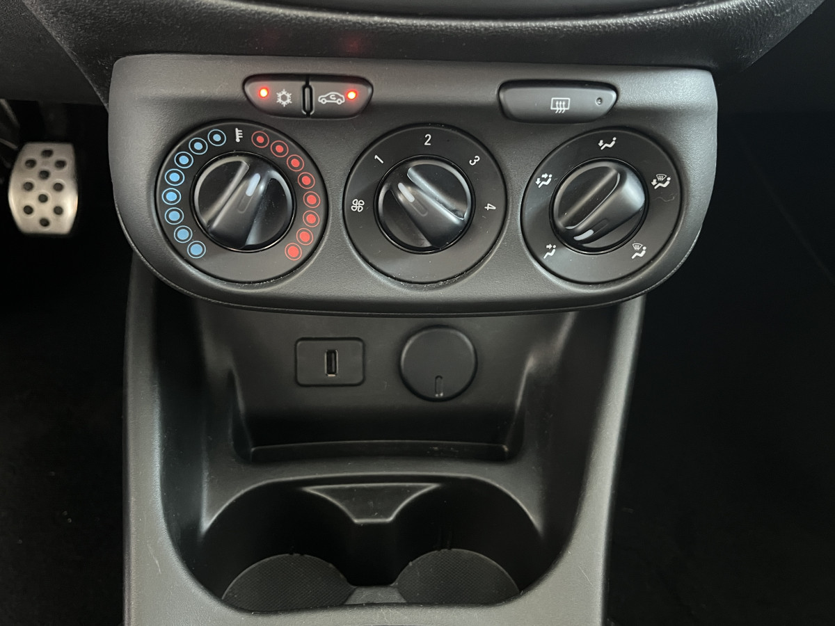 OPEL CORSA 1,4 TURBO 100 PACK OPC LINE BLUETOOTH REGULATEUR LIMITEUR PHARE HALOGENE JANTES 16 EXCELLENT ETAT