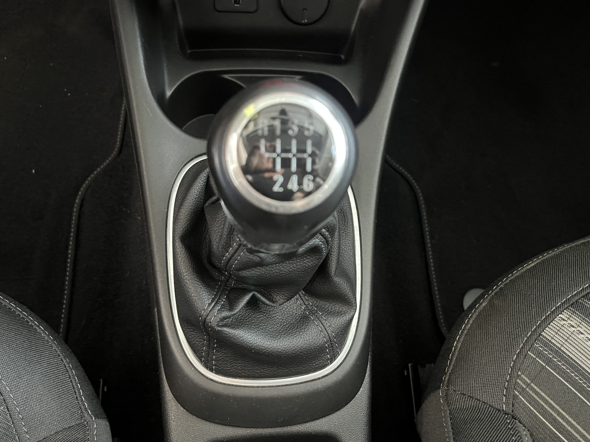 OPEL CORSA 1,4 TURBO 100 PACK OPC LINE BLUETOOTH REGULATEUR LIMITEUR PHARE HALOGENE JANTES 16 EXCELLENT ETAT