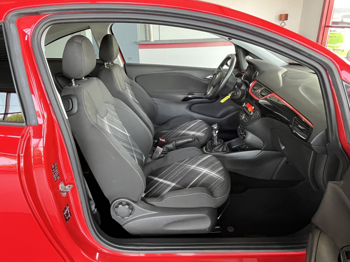 OPEL CORSA 1,4 TURBO 100 PACK OPC LINE BLUETOOTH REGULATEUR LIMITEUR PHARE HALOGENE JANTES 16 EXCELLENT ETAT