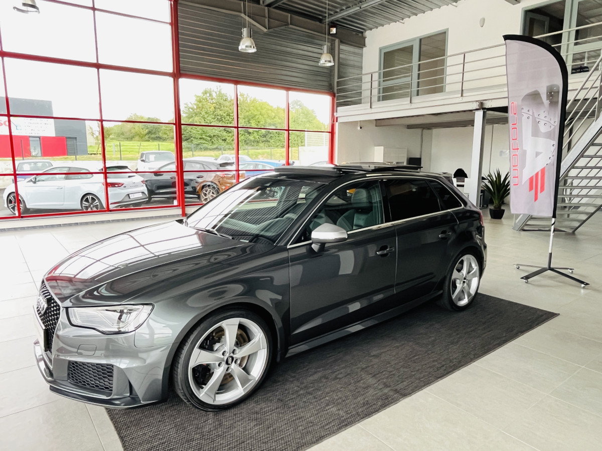 AUDI RS3 SPORTBACK 2,5 TFSI 367 S-TRONIC 7 QUATTRO TOIT PANORAMIQUE  GPS CAMERA KEYLESS HIFI BANG&OLUFSEN MAGNETIC RIDE FULL LED  ECHAPPEMENT RS REGULATEUR ADAPTATIF JANTES ROTOR AUDI DRIVE SIEGES RS CONFORT  SELECT EXCELLENT ETAT