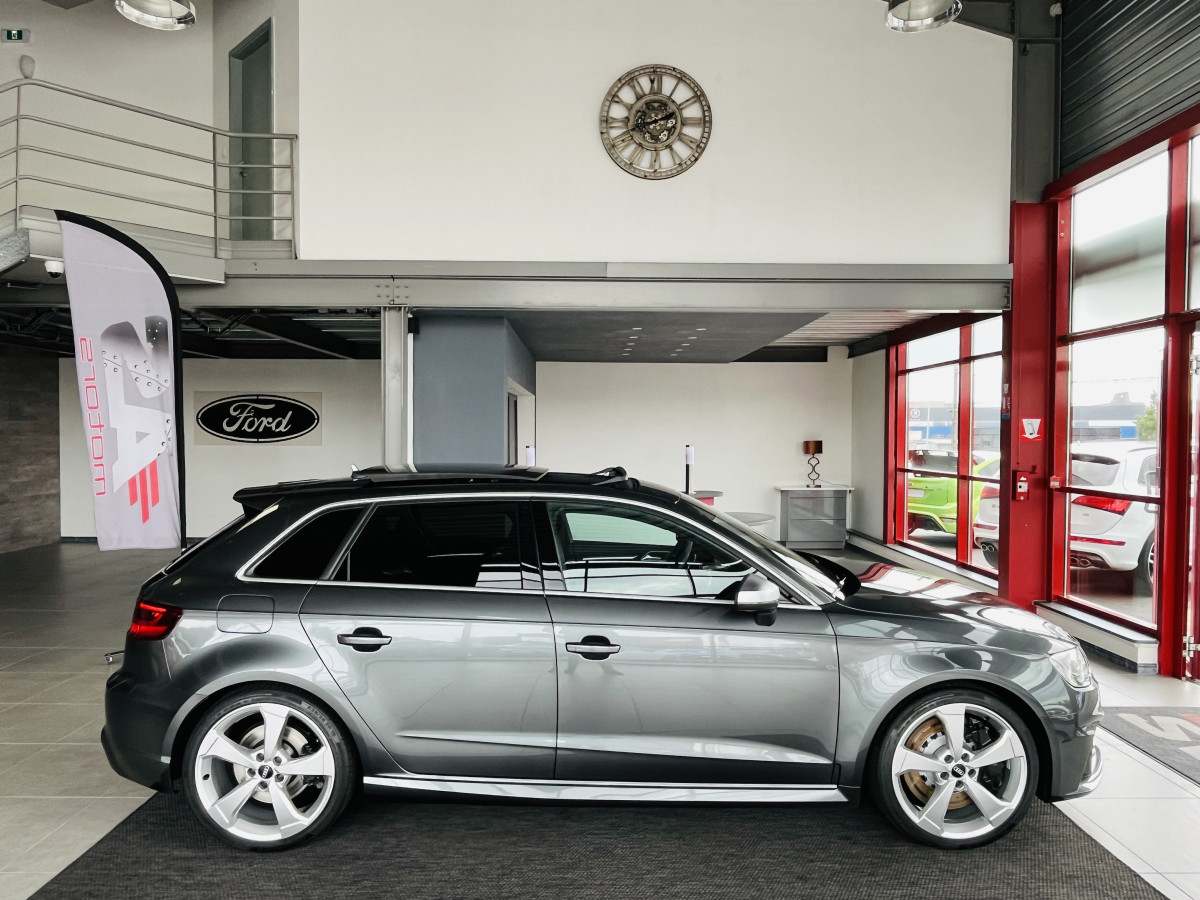 AUDI RS3 SPORTBACK 2,5 TFSI 367 S-TRONIC 7 QUATTRO TOIT PANORAMIQUE  GPS CAMERA KEYLESS HIFI BANG&OLUFSEN MAGNETIC RIDE FULL LED  ECHAPPEMENT RS REGULATEUR ADAPTATIF JANTES ROTOR AUDI DRIVE SIEGES RS CONFORT  SELECT EXCELLENT ETAT