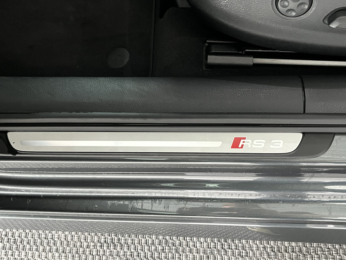 AUDI RS3 SPORTBACK 2,5 TFSI 367 S-TRONIC 7 QUATTRO TOIT PANORAMIQUE  GPS CAMERA KEYLESS HIFI BANG&OLUFSEN MAGNETIC RIDE FULL LED  ECHAPPEMENT RS REGULATEUR ADAPTATIF JANTES ROTOR AUDI DRIVE SIEGES RS CONFORT  SELECT EXCELLENT ETAT